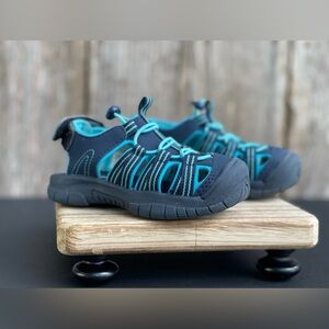 DBX Toddler ' Caged Sandals size 9